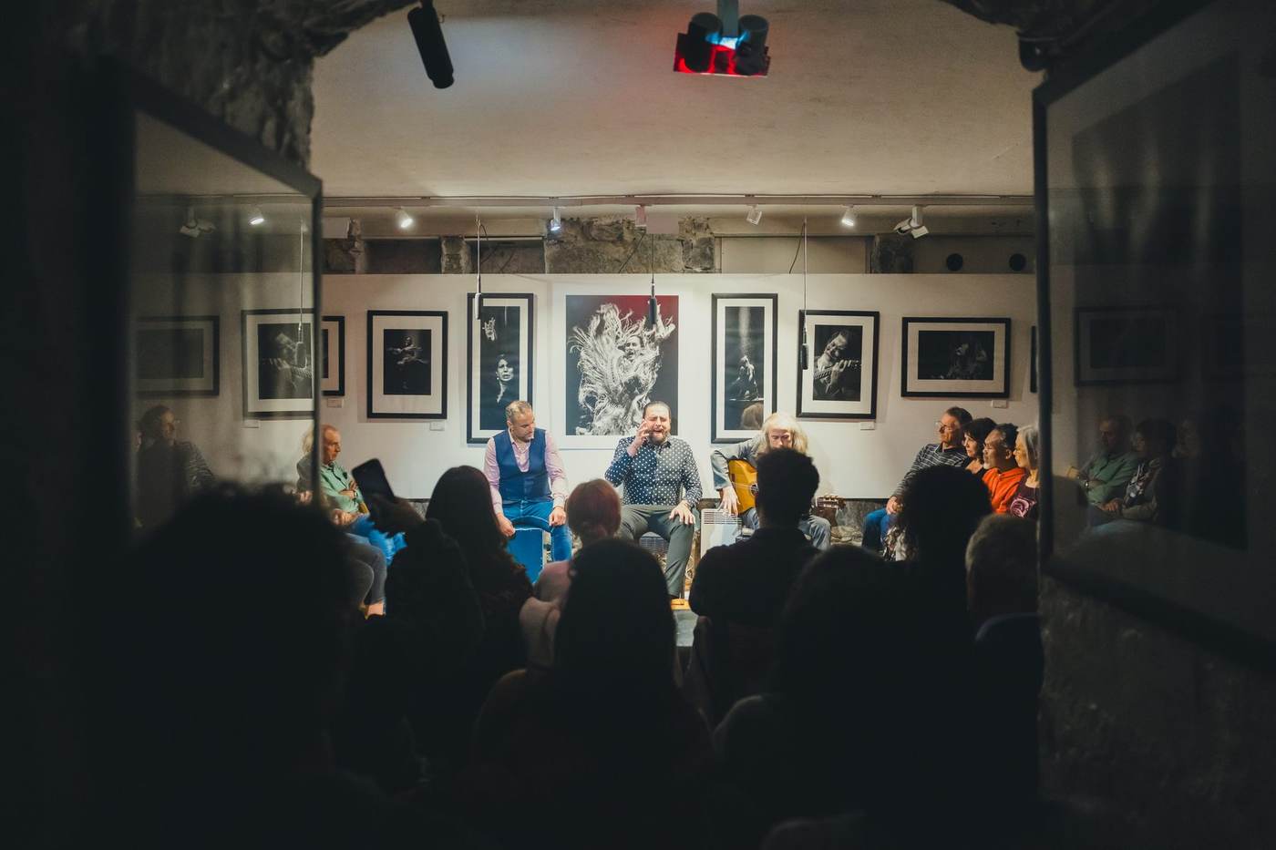 No bleachers, no giant screens: at Festival Flamenco Nòmada, the dance happens just a few feet from whoever's watching. — image 7