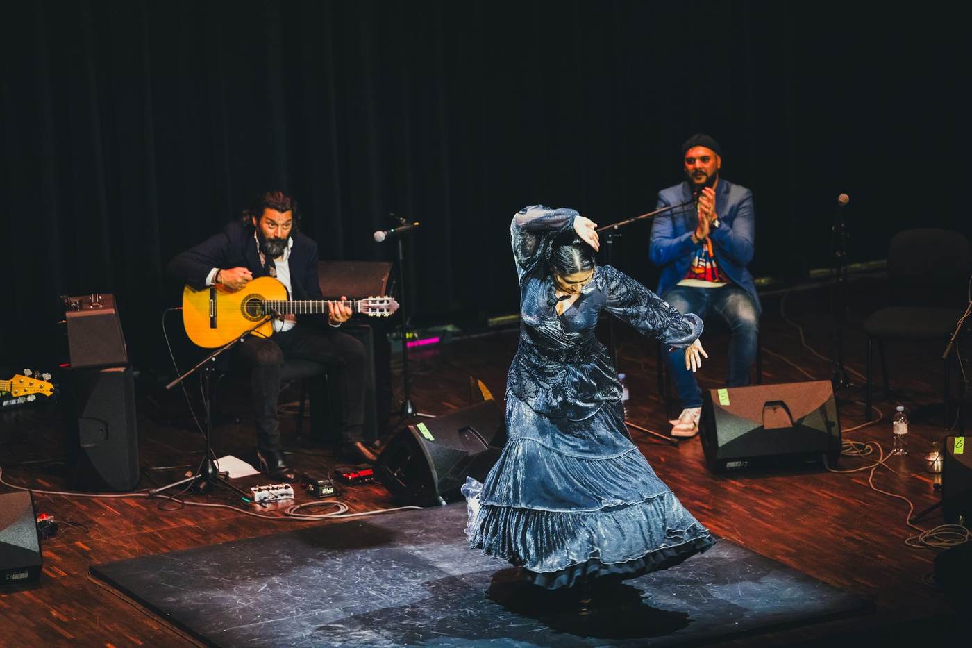 No bleachers, no giant screens: at Festival Flamenco Nòmada, the dance happens just a few feet from whoever's watching. — image 9